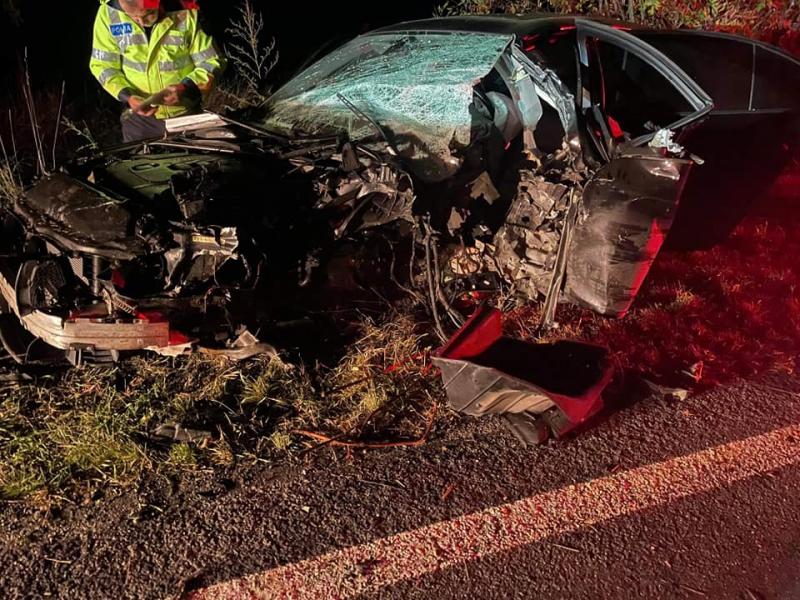 Un tânăr de 20 de ani a adormit la volan și a intrat cu mașina în copac în zona Șagu