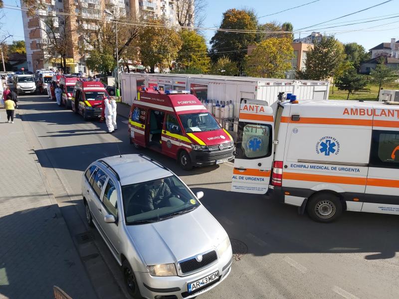 Spitalul Județean Arad pare un spital de campanie de pe linia frontului