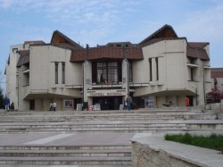 Actorii nevaccinați nu mai au voie să intre în teatru. Se întâmplă la Teatrul Național Târgu Mureș