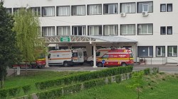 Doi medici de la Spitalul Județean Arad au stat multe ore peste program din proprie inițiativă pentru a-și ajuta colegii epuizați de la UPU

