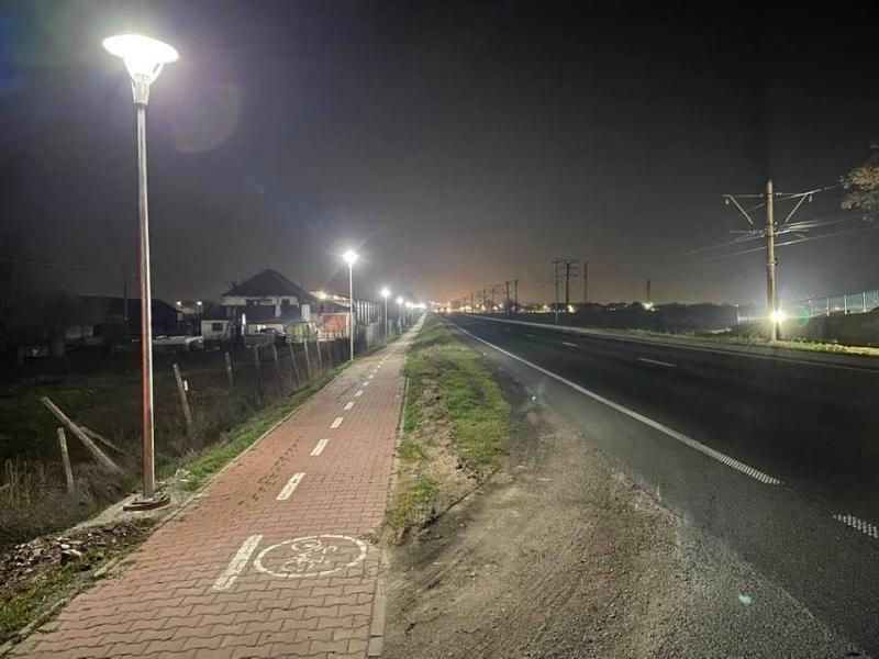 Pistă de biciclete iluminată de la Vladimirescu până la ”Cinci Movile”

