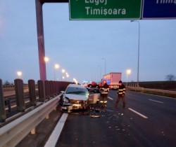 Accident provocat de un autoturism care a intrat pe contrasens pe autostrada A1 în zona Giarmata. Trafic îngreunat

