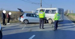 Un autoturism s-a izbit de o dubiță pe Centura Aradului


