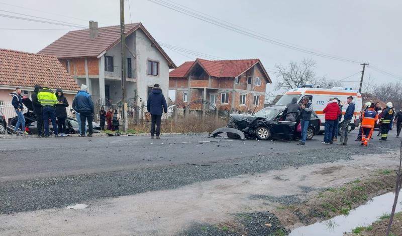 Un tânăr de 18 de ani din Șiria a produs un accident care doar printr-o minune nu s-a transfromat într-o adevărată tragedie 