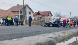 Un tânăr de 18 de ani din Șiria a produs un accident care doar printr-o minune nu s-a transfromat într-o adevărată tragedie 