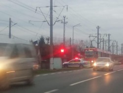 Scandalagiu în stare de ebrietate, luat din tramvai de polițiști