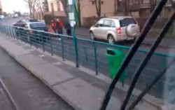 Un pieton a fost lovit de o mașină pe Calea Romanilor