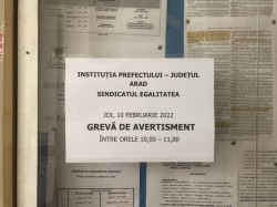 Aproximativ 30 de angajați ai Instituției Prefectului Arad au fost în grevă de avertisment între orele 10.00 – 11.00