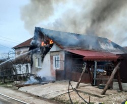 Weekend incendiar pentru pompierii arădeni. 111 misiuni ale pompierilor militari arădeni în doar 3 zile 