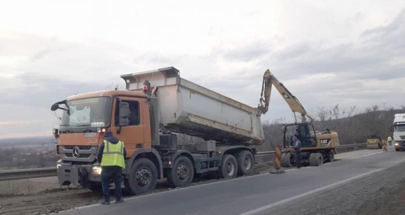 Trafic îngreunat pe porțiunea întreruptă a autostrăzii A1 în județul Timiș la Coșava