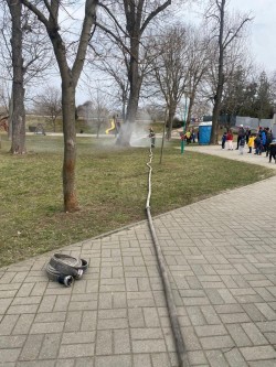 Un copil era cât pe ce să dea foc Parcului Copiilor