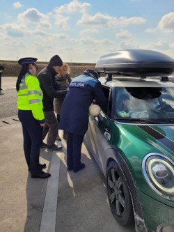 Acțiune preventiv-informativă a polițiștilor din cadrul Biroului Poliția Autostrăzi Arad. Vizate cu precădere autoturismele cu numere de Ucraina