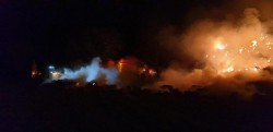 După patru zile de luptă cu flăcările, incendiul baloților de paie a fost lichidat