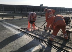 Se circulă doar pe banda a doua pe autostradă, în zona Orțișoara, până la sfârșitul lui martie