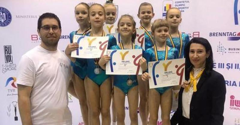 Micile gimnaste de la CSM Arad au debutat în acest an cu trei medalii naţionale