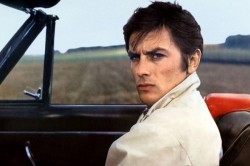 Alain Delon dorește să fie eutanasiat. Actorul i-a cerut fiului său să-l ajute cu sinuciderea asistată 

