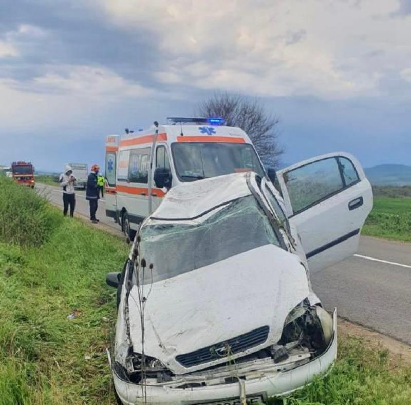 Accident rutier cu victimă încarcerată între Caporal Alexa și Pâncota. A intervenit și elicopterul SMURD