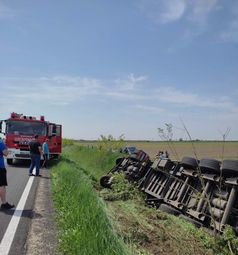 Un cetățean maghiar a murit după ce s-a răsturnat cu autotrenul între Pilu și Socodor