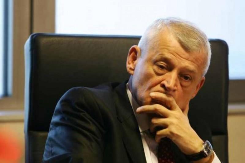 Fostul primar general al Capitalei, Sorin Oprescu, dat în urmărire generală. El a fost condamnat definitiv la 10 ani și 8 luni de închisoare pentru luare de mită 