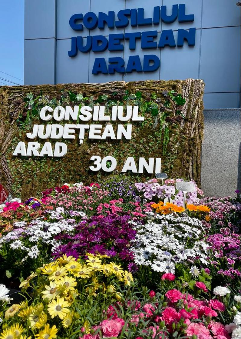 Târgul de produse locale organizat de Consiliul Județean Arad și-a deschis porțile	