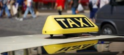 Razie a polițiștilor arădeni pe linia transport în regim de taxi și transport persoane 