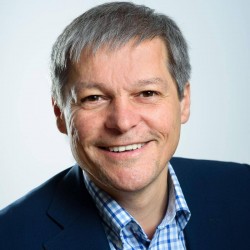 Dacian Cioloş îşi pregăteşte demisia din USR, împreună cu câţiva apropiaţi. Ar urma să pregătească o nouă platformă politică