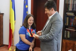 Distincția ”Bene Merenti” pentru Mara Oprea, medaliata cu aur la Jocurile Special Olympics din Malta