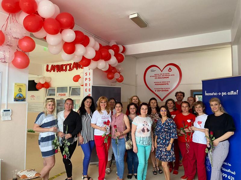 Ziua internațională a donatorului de sânge, marcată la Arad de doamnele din PNL