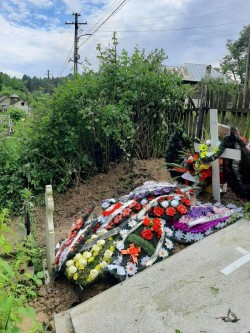 Se întâmplă în România. O fetiță de 12 ani a murit pentru că avea cizme prea mari 