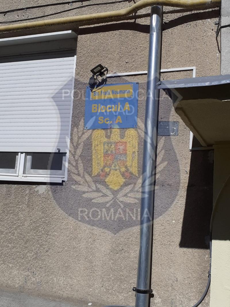 Întâlniri cetățenești ale primarului Călin Bibarț în mai multe zone ale Aradului. Ulterior în locațiile respective au fost amplasate afișe cu numărul dispeceratului Poliției Locale