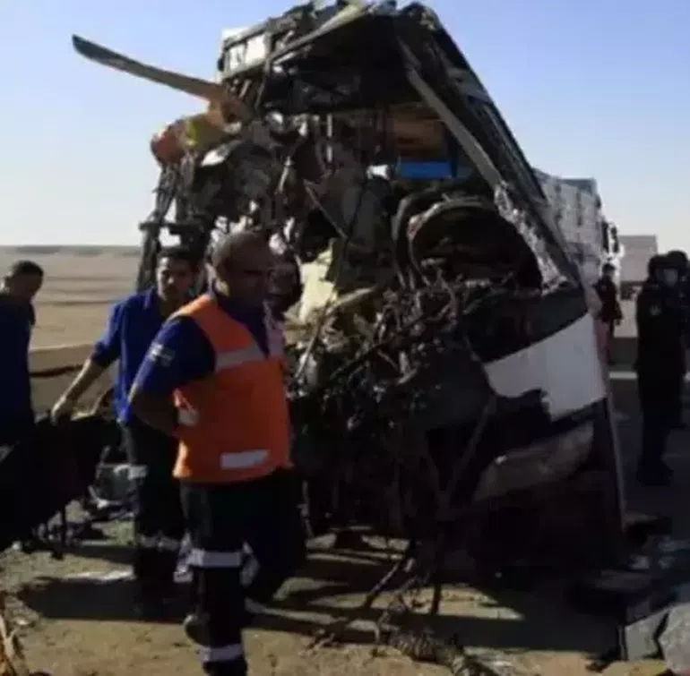 Carnagiu cu 23 de morți și 30 de răniți după un accident de autobuz în Egipt