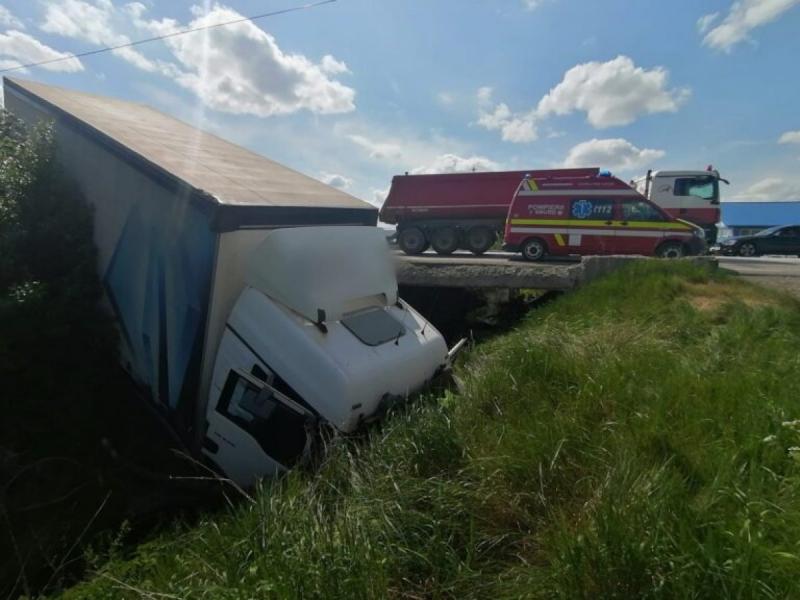 Un camionagiu bulgar mort de beat a făcut cunoștință cu șanțul de la Pilu