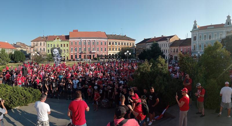 Suporterii Bătrânei Doamne s-au încălzit cu un marș de protest înaintea meciului cu Petrolul