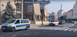 Percheziţii domiciliare în Arad și în alte 9 județe, la persoane bănuite de fals în înscrisuri oficiale și instigare la fals