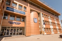 Puncte mobile de înscriere. Universitatea „Aurel Vlaicu” e mai aproape de  casa ta