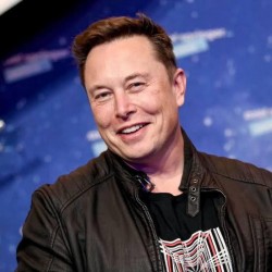 În timp ce săracii mor de foame, miliardarii se bat în procese. Twitter l-a dat pe Elon Musk în judecată pentru a-l obliga să cumpere compania