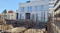 Lucrările de extindere a Unității de Primire Urgențe a Spitalului Județean Arad vor fi finalizate  înainte de termenul prevăzut


