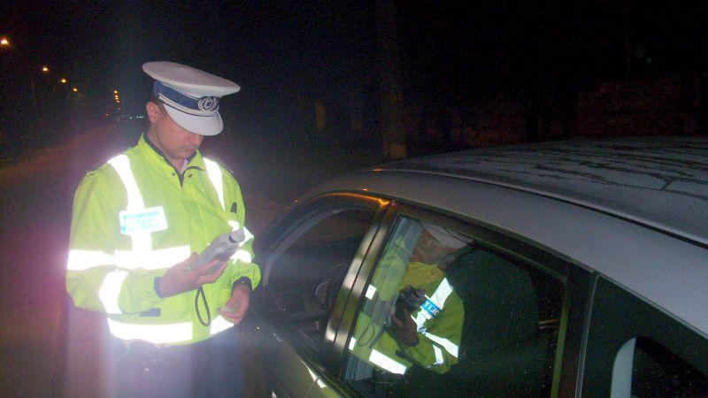 Femeie din Vinga depistată drogată la volan. Razie de weekend a polițiștilor pe șoselele județului Arad pentru depistarea celor ce conduc sub influența alcoolului sau al drogurilor

