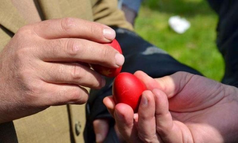 S-au ciocnit pe autostradă ca ouăle de Paște