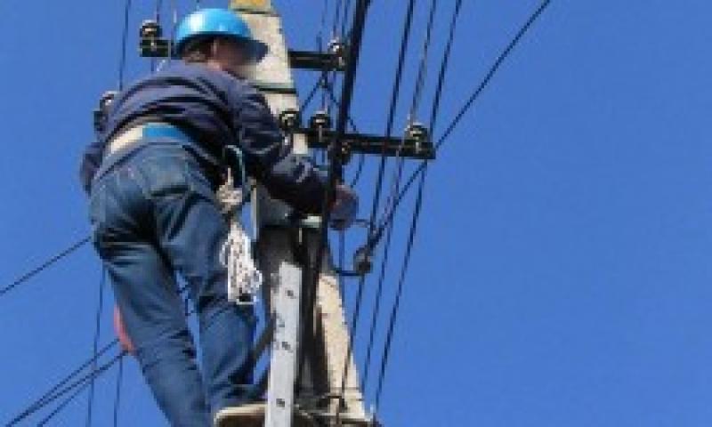 Mai multe străzi din municipiu fără curent electric în 6 octombrie