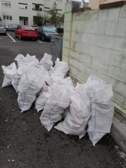 Deșeuri din construcții depozitate la deșeuri menajere în Micălaca. Amenzi de până la 20.000 lei

