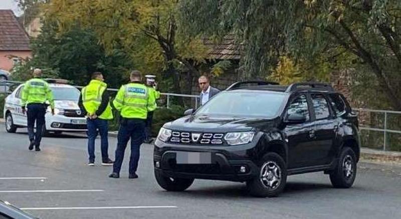 Adjunctul inspectorului șef din cadrul IPJ Arad a fost implicat într-un eveniment rutier în parcarea unui supermarket de pe Calea Timișorii