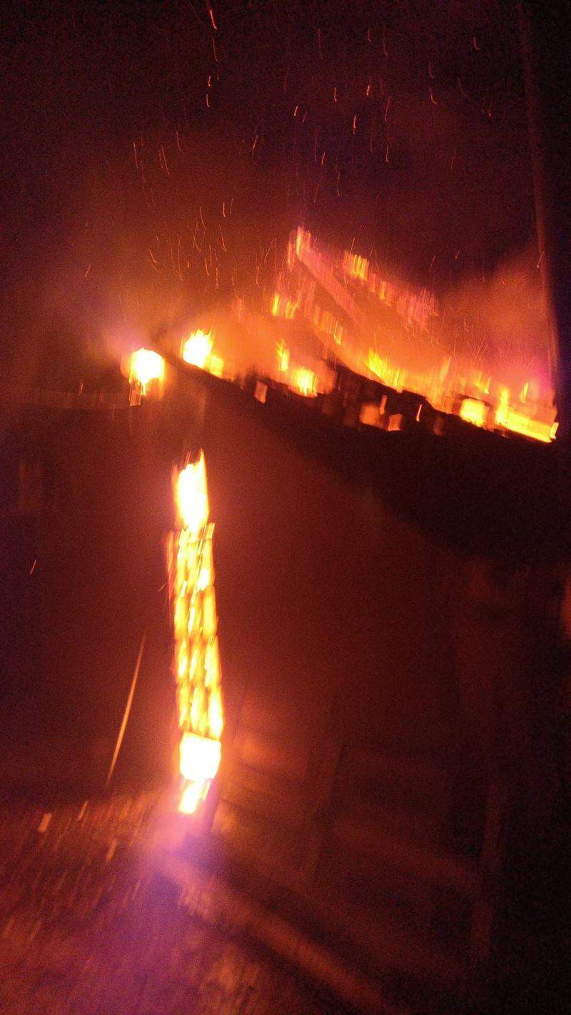 Arde o casă în Vladimirescu pe  strada Horia