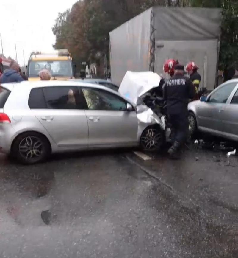 Mut de beat de dimineață, un arădean a provocat un accident pe strada Voinicilor