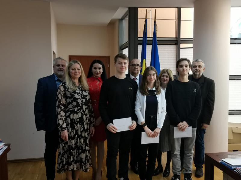 Premii în bani acordate de ISJ Arad, elevilor de 10 la Bacalaureat și Evaluarea Națională 2022