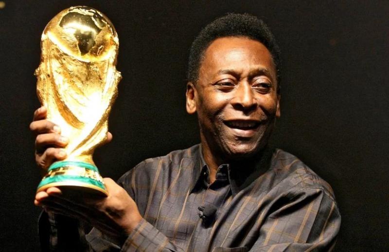 A murit legendarul Pele. Brazilianul este singurul fotbalist din lume care a cucerit 3 titluri mondiale
