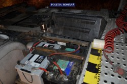 Furtul de acumulatori din nou în actualitate. 12 acumulatori descoperiți de polițiști în mașina unui bărbat din Ususău

