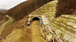 Străpungere la tunelul de cale ferată Bătuța. De la Curtici la Sighișoara cu 160 km/h