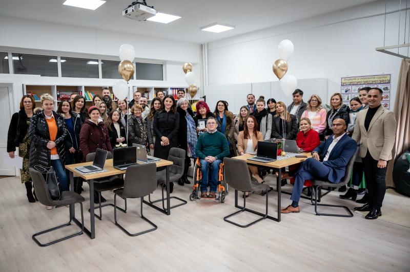 Centrul Interdisciplinar de Practică și Cercetare pentru copii a fost inaugurat la Universitatea „Aurel Vlaicu” din Arad. Ramona Lile „Acest centru este pentru copiii defavorizați din comunitatea locală”
