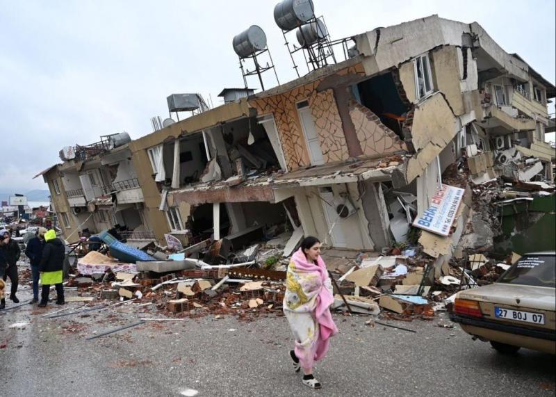 Ultimul bilanț al cutremurelor din Turcia: 3600 morți, peste 11.000 de răniți și 145 de replici